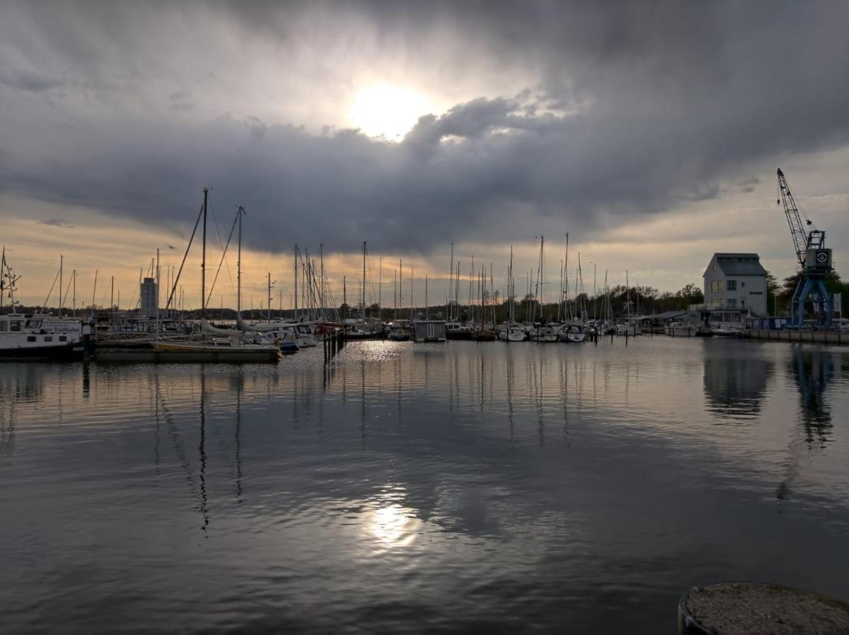 Ostsee Hausboot Schleswig Ostseeblick 1 Zewnętrze zdjęcie